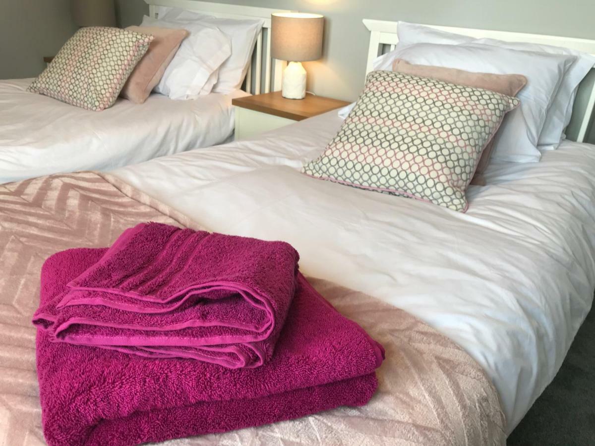 Hunters Lodge Exeter, Free Parking, Country Views, Great Wi-Fi, Large Garden Poltimore Zewnętrze zdjęcie