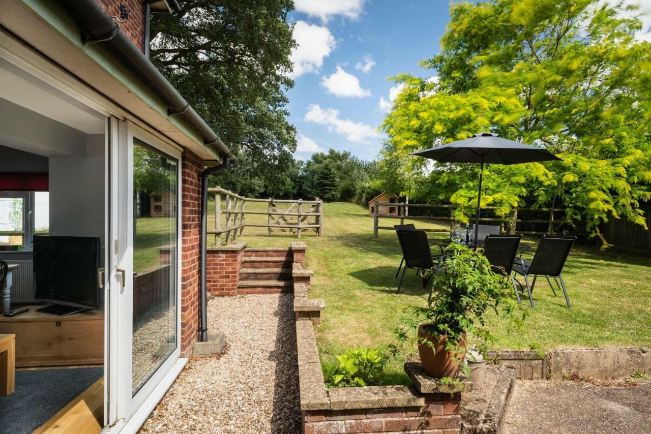 Hunters Lodge Exeter, Free Parking, Country Views, Great Wi-Fi, Large Garden Poltimore Zewnętrze zdjęcie